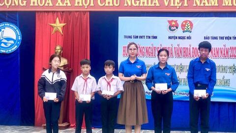 Đoàn viên thanh niên và thiếu niên nhi đồng huyện Ngọc Hồi hưởng ứng Ngày sách và văn hoá đọc Việt Nam năm 2024