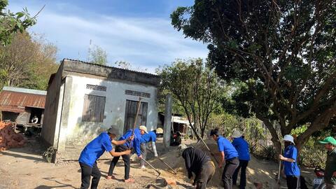 TUỔI TRẺ KON RẪY CHUNG TAY XÓA NHÀ TẠM, NHÀ DỘT NÁT