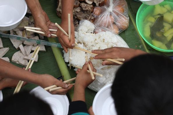 Gần 3000 em nhỏ ở Hà Giang được thêm bữa cơm có thịt