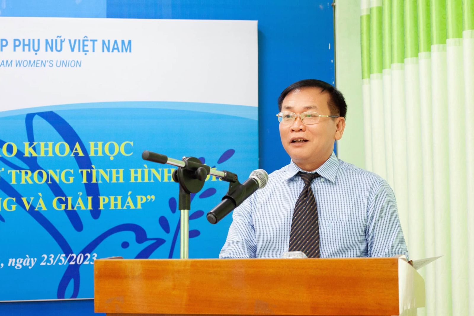Đồng chí Nguyễn Văn Hoà - Phó Bí thư Tỉnh uỷ phát biểu tại Hội thảo